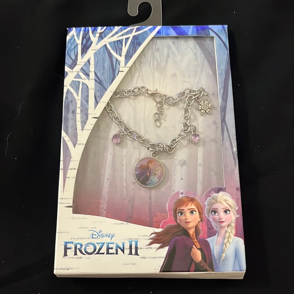 Disney Frozen 2 charm bracelet- New!